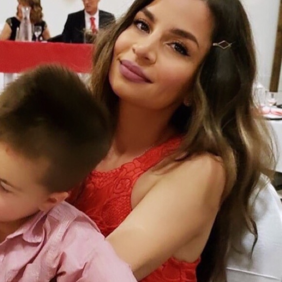 Meet your Posher, Vicky - Picture 1 of 1